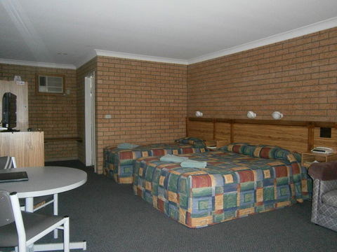 Aaron Inn Motel - Accommodation Sunshine Coast 1