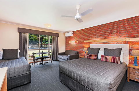 AAt 28 Goldsmith Motel - Accommodation Sunshine Coast 0