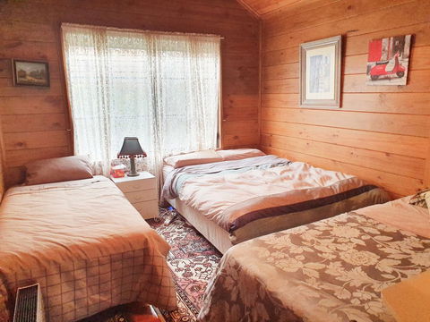 Abelia Cottages SPA Lakeside COTTAGE No 2 - Accommodation Sunshine Coast 3