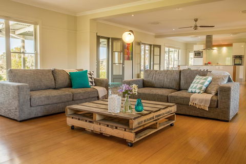 Abingdon House - Accommodation Sunshine Coast 1