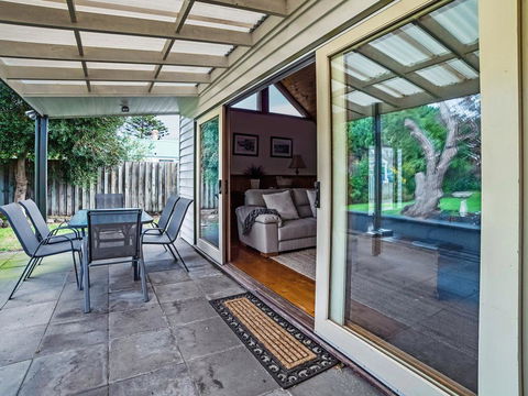 Abrahams On Bank - Accommodation Sunshine Coast 1