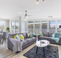Absolute beachfront penthouse Castaways Beach - Accommodation Sunshine Coast