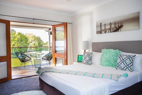 Absolute Lakefront - Port Douglas - Accommodation Sunshine Coast 3