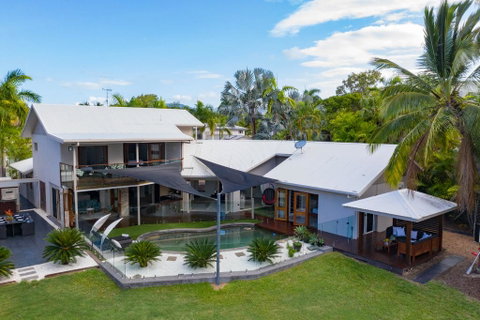 Absolute Lakefront - Port Douglas - Accommodation Sunshine Coast 1