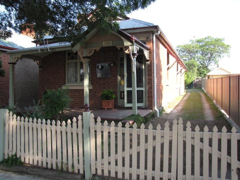 Acacia Cottage On Peel, Bathurst - Accommodation Sunshine Coast 2