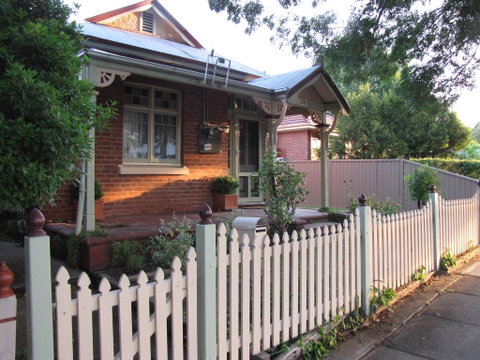 Acacia Cottage On Peel, Bathurst - Accommodation Sunshine Coast 1