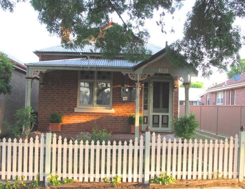 Acacia Cottage On Peel, Bathurst - Accommodation Sunshine Coast 0