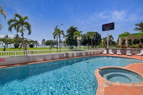 Acacia Court Hotel - Accommodation Sunshine Coast 1