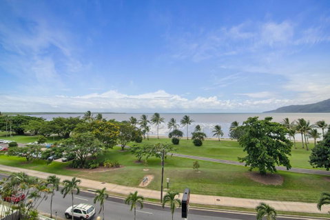 Acacia Court Hotel - Accommodation Sunshine Coast 2