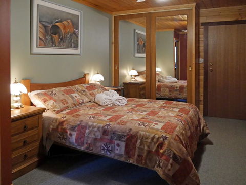 Acacia Hills Retreat - Accommodation Sunshine Coast 3
