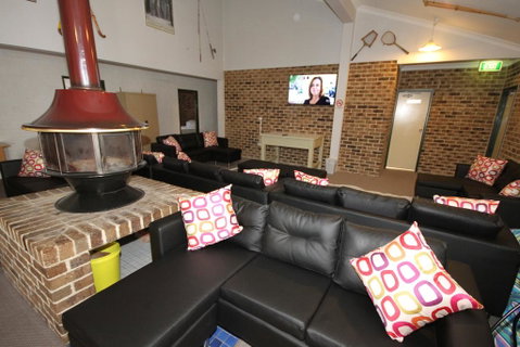 Acacia Snowy Motel - Accommodation Sunshine Coast 1