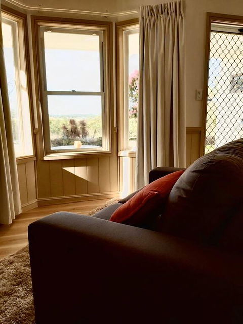 Accommodation Creek Cottages & Sundown View Suites - Accommodation Sunshine Coast 3