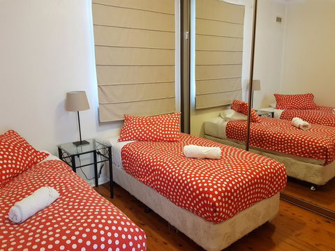 Accommodation Sydney North Shore: Frenchs Forest 3 Bedroom House - Accommodation Sunshine Coast 3