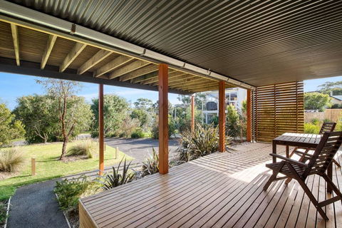 Acqua Vista - Water View, Fireplace, Walk To Beach - Accommodation Sunshine Coast 3