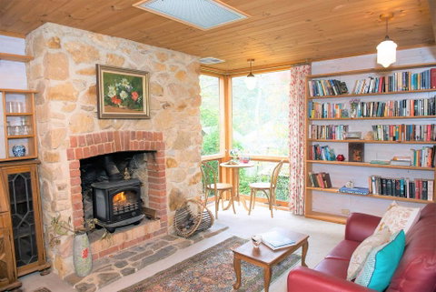 Adelaide Hills 'Camellia Cottage' - WiFi - Accommodation Sunshine Coast 0