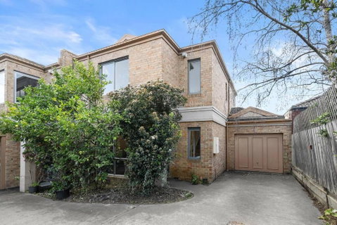 Doncaster East Home Walking To Shops Restaurants - Accommodation Sunshine Coast 0