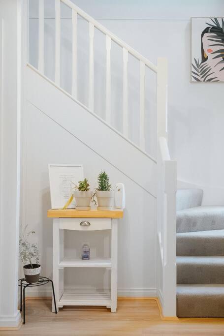 Doncaster East Home Walking To Shops Restaurants - Accommodation Sunshine Coast 4
