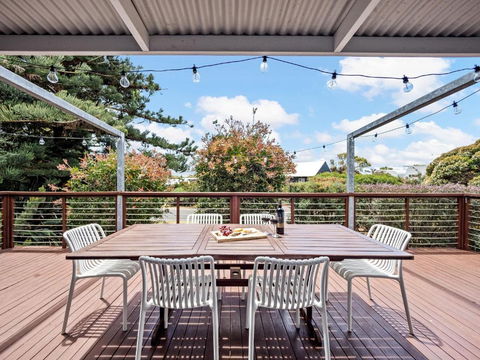 Eagle Bay Beach House - 300m To The Beach! - Accommodation Sunshine Coast 0