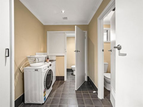 Eagle Bay Beach House - 300m To The Beach! - Accommodation Sunshine Coast 4