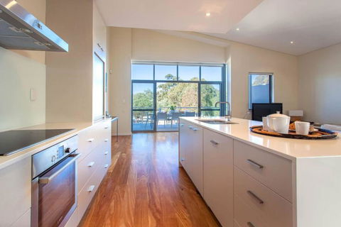 Eagle Escape I Private Properties - Accommodation Sunshine Coast 3