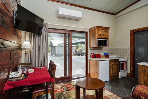 Eagle Foundry Bed & Breakfast - Accommodation Sunshine Coast 3