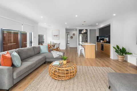 East Corrimal Escape - Beautiful Beachside Living - Accommodation Sunshine Coast 3