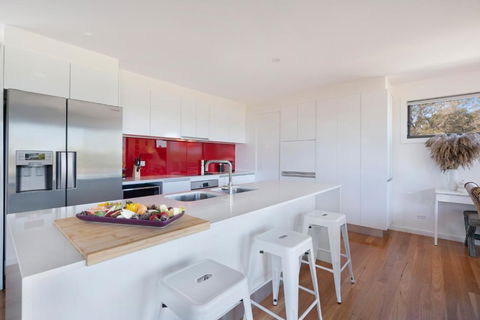 EAST52A - Lake Views - Accommodation Sunshine Coast 2