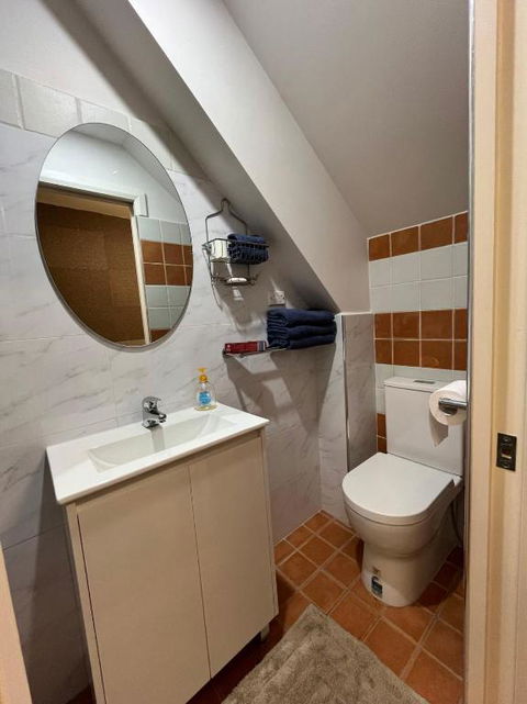 Easy And Convenient Studio - Accommodation Sunshine Coast 4