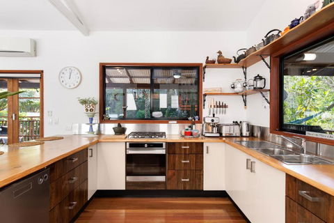 Eclectic Oasis In Doonan, Sunshine Coast - Accommodation Sunshine Coast 2