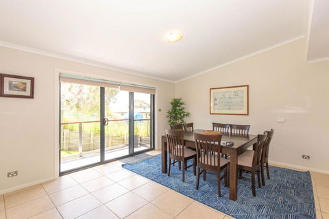 Eclipse 4 10 Nettin Circuit - Accommodation Sunshine Coast 4