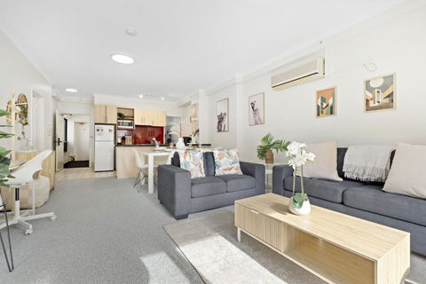 East Perth Family Zen - Accommodation Sunshine Coast 4