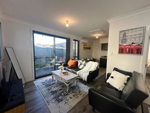 Entire 2br, Hideaway - Accommodation Sunshine Coast 3