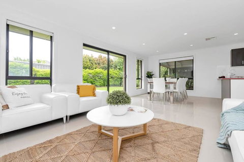 Entire Home In Mount Barker - Accommodation Sunshine Coast 1