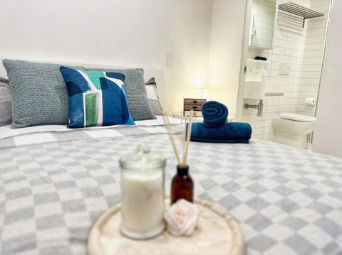 ES2410-2Bed 2Bath Vision Apt With Balcony, Pool & Gym - Accommodation Sunshine Coast 0