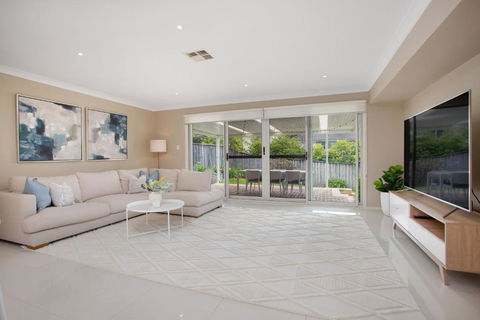 Entire Home In Park Central - Family-Friendly Getaway - Walk To Parks, Shops And Transport In Macarthur - Accommodation Sunshine Coast 2