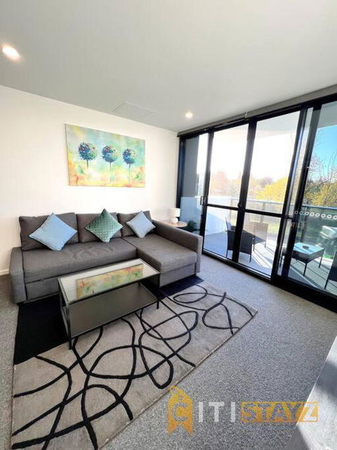 Fab In Phillip - 2bd 2bth Apt - Close To CBR Hospital - Accommodation Sunshine Coast 0