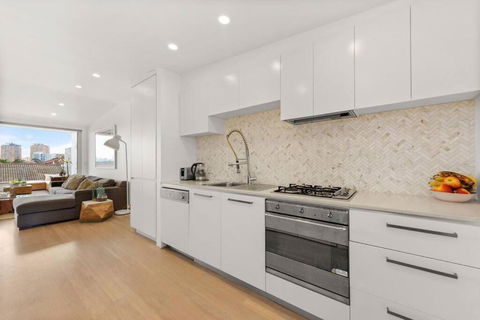 Fab Penthouse Near Bondi / Bronte, Shops & Bars - Accommodation Sunshine Coast 1