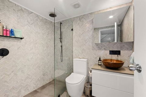 Fab Penthouse Near Bondi / Bronte, Shops & Bars - Accommodation Sunshine Coast 3