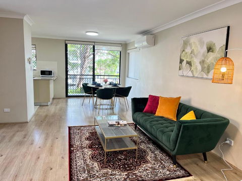 Fabulous 2 Bedroom Apartment, Secured Free Parking - Accommodation Sunshine Coast 1