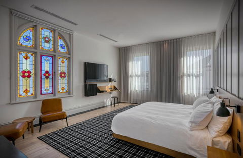 Farmers Home Hotel - Accommodation Sunshine Coast 3