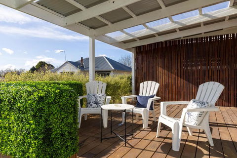 FOREST CORNER - 3 BEDROOM WEATHERBOARD, TRENTHAM - Accommodation Sunshine Coast 2