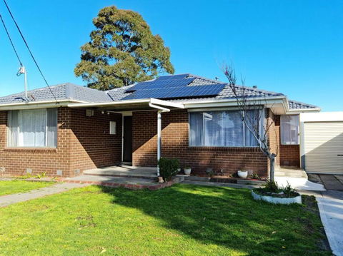 Four Bedroom House With Free Parking On Site - Accommodation Sunshine Coast 0