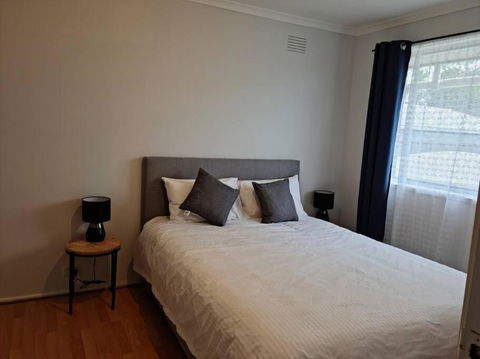 Four Bedroom House With Free Parking On Site - Accommodation Sunshine Coast 1