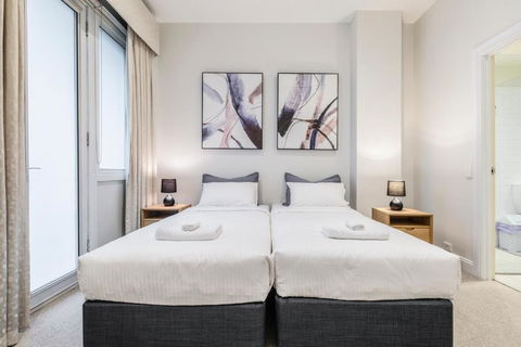 Fabulous Collins Street Luxury 2 BR Apartment - Accommodation Sunshine Coast 2