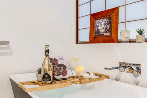FUN&KY Parking 2 Patios WFH WiFi City Views - Accommodation Sunshine Coast 0