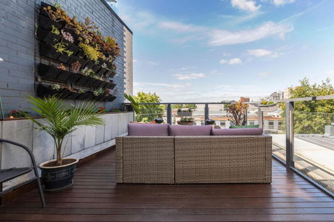 FUN&KY Parking 2 Patios WFH WiFi City Views - Accommodation Sunshine Coast 1