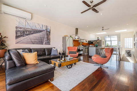 FUN&KY Parking 2 Patios WFH WiFi City Views - Accommodation Sunshine Coast 2