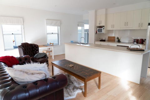 Gawler Townhouse U1 1 Bedroom - Accommodation Sunshine Coast 0