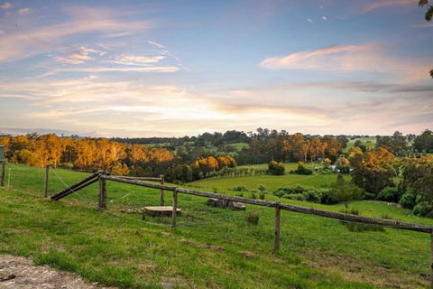 Glorious Escape By Tiny Away - Accommodation Sunshine Coast 2