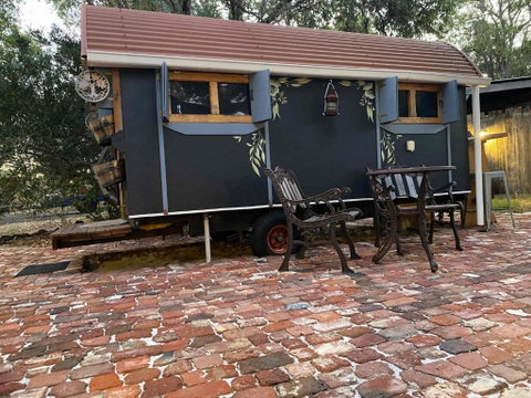 Gypsy Van Tiny House With Unique Outdoor Bathroom, WIFI & Firepit - Accommodation Sunshine Coast 3